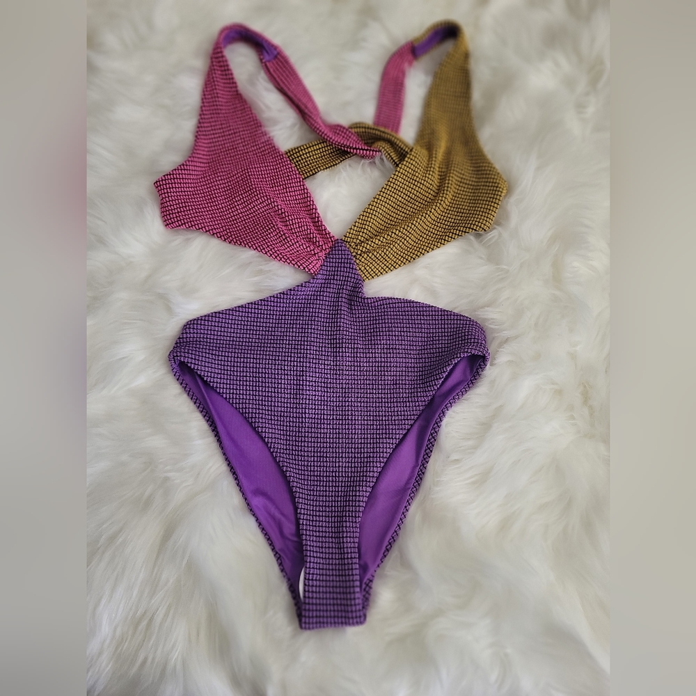 Agua Bendita Malibu Vini Cross-Neck Cut Out One-Piece Swimsuit - Picture 7 of 10